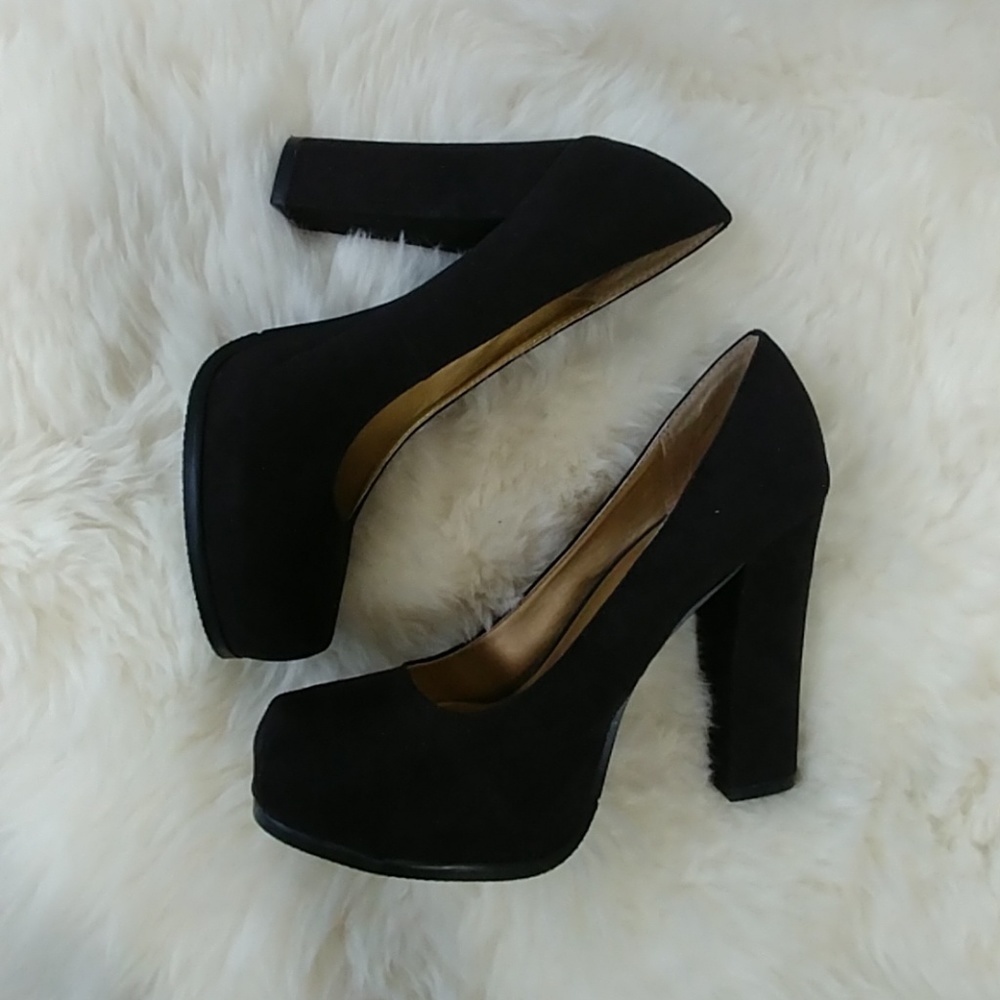 NWOT Classy Black Heels
